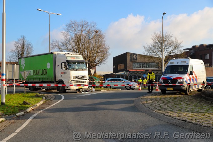 Mediaterplaats Verkeers ongeval dijklaan bermambacht 01122022 Image00058