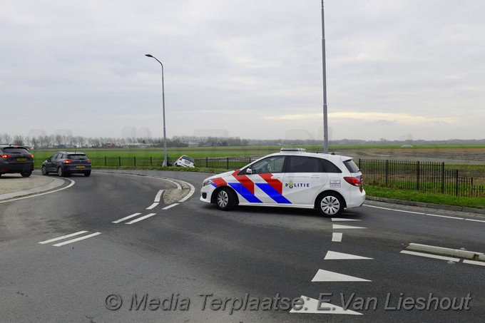 Mediaterplaatse ongeval rotonde nieuwe bennebroekerweg 15012022 Image00002