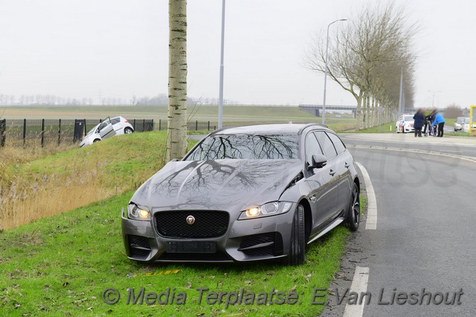 Mediaterplaatse ongeval rotonde nieuwe bennebroekerweg 15012022 Image00004