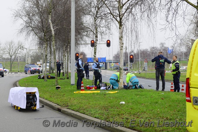 Mediaterplaatse motorrijder komt ten val schiphol 24012022 Image00003