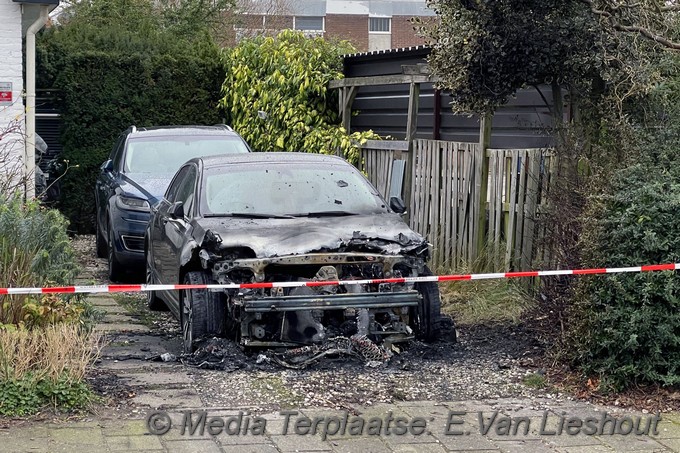 Mediaterplaatse getuigen gezond na autobrand zwanenburg 25012022 Image00002