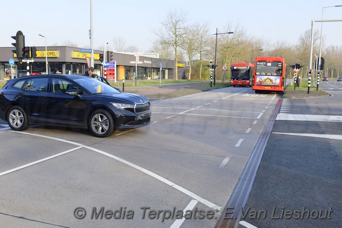 Mediaterplaatse ongeval auto bus hoofddorp 22032022 Image00006