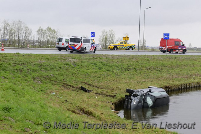 Mediaterplaatse auto te water drie merenweg vijfhuizen 31032022 Image00004