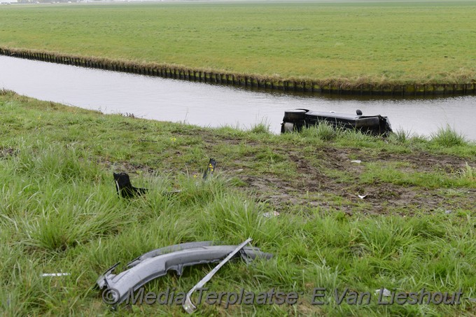 Mediaterplaatse auto te water drie merenweg vijfhuizen 31032022 Image00005