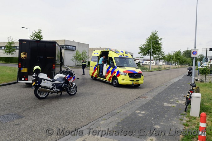 Mediaterplaatse ongeval fietser bestelbus nieuwe vennep 16052022 Image00001