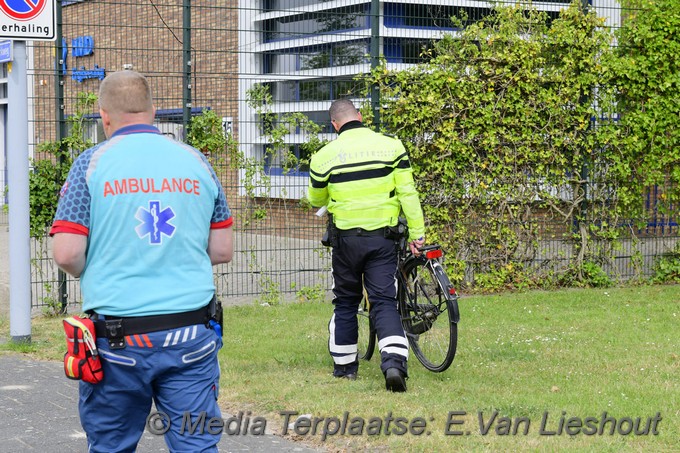 Mediaterplaatse ongeval fietser bestelbus nieuwe vennep 16052022 Image00006