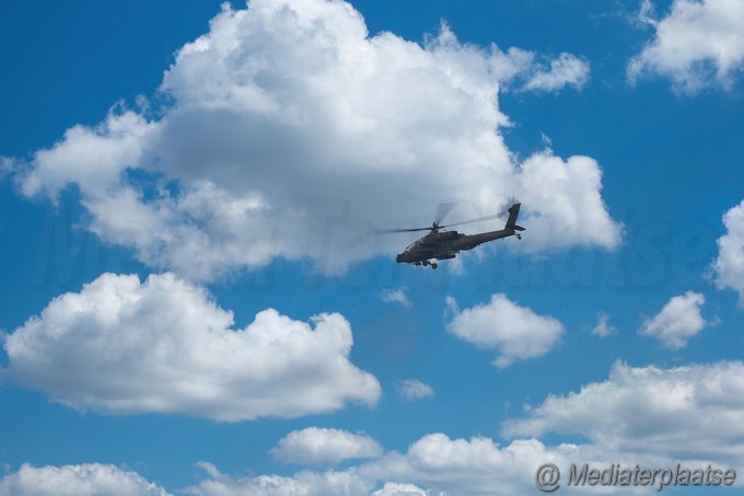 Mediaterplaatse leger helikopters boven ldn ivm oefening valkenburg 16112022 Image00103