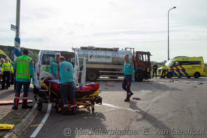 Mediaterplaatse zeven gewonden bij ongeval busje vrachtwagen badhoevedorp 04102022Image00005