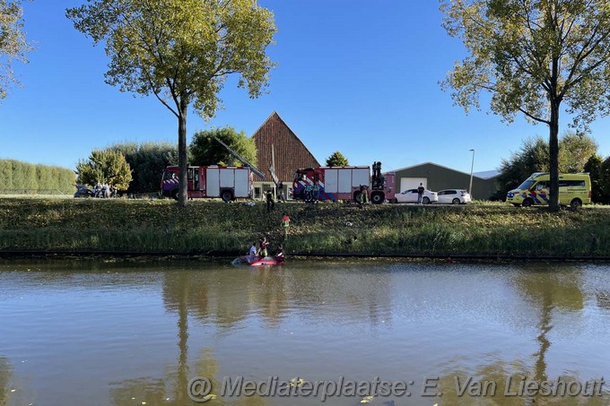 Mediaterplaatse auto te water hoofdvaart hoofddorp 18102022Image00007