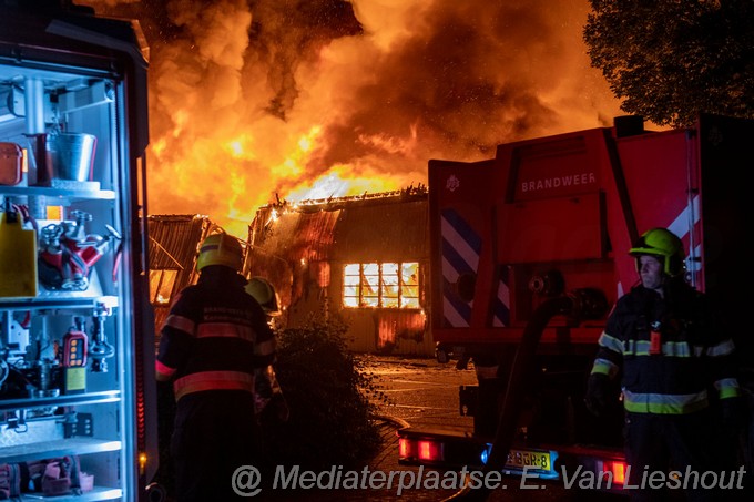 Mediaterplaatse grote brand ijweg nieuw vennep 07092022Image00003