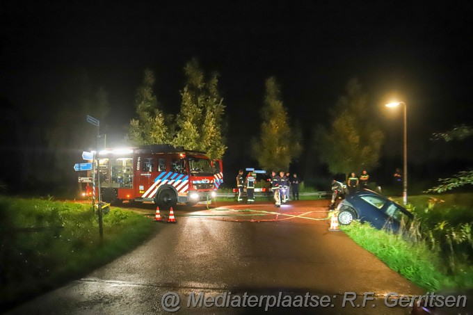 Mediaterplaatse voertuig te water west vlisterdijk haastrecht 16092022Image00015