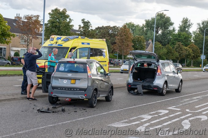 Mediaterplaatse ongeval 45 km auto klapt op voorganger hdp 21092022Image00001