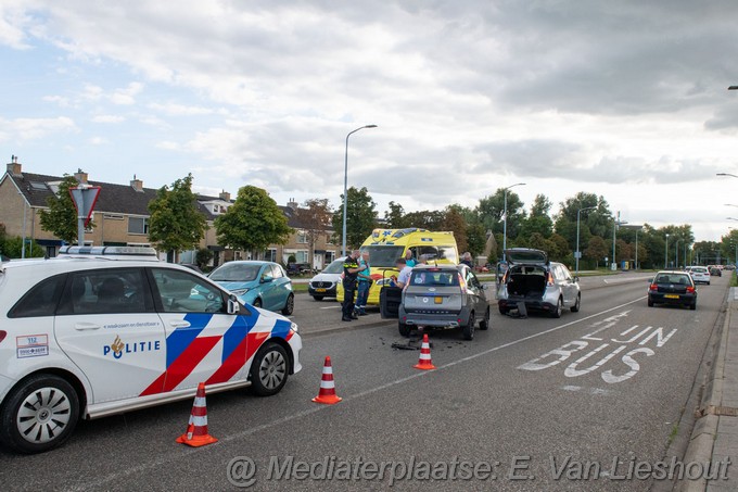 Mediaterplaatse ongeval 45 km auto klapt op voorganger hdp 21092022Image00002