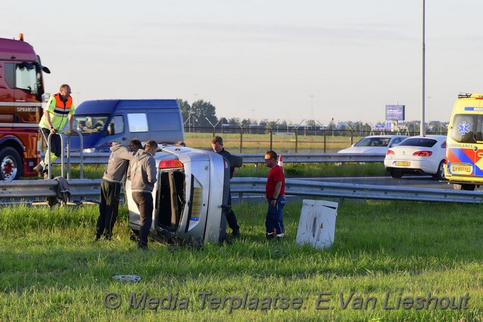 Mediaterplaatse auto op kant A5 hoofddorp 29062022 Image00003