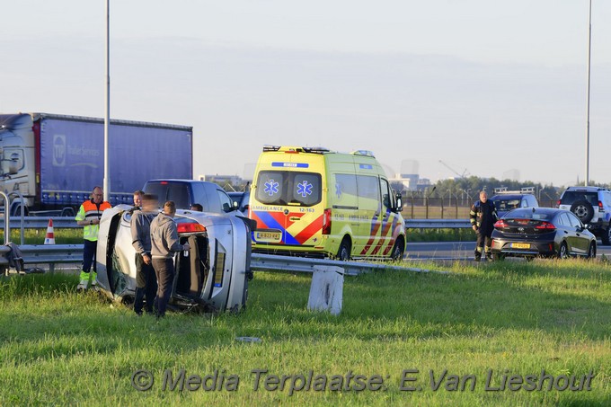 Mediaterplaatse auto op kant A5 hoofddorp 29062022 Image00004