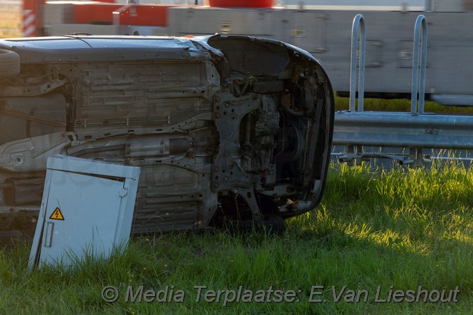 Mediaterplaatse auto op kant A5 hoofddorp 29062022 Image00006