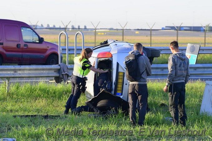 Mediaterplaatse auto op kant A5 hoofddorp 29062022 Image00007