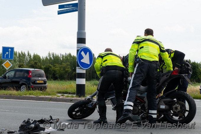 Mediaterplaatse motorrijder gewond na ongeval bennebroekerweg hdp 30062022 Image00004