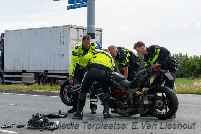 Mediaterplaatse motorrijder gewond na ongeval bennebroekerweg hdp 30062022 Image00005