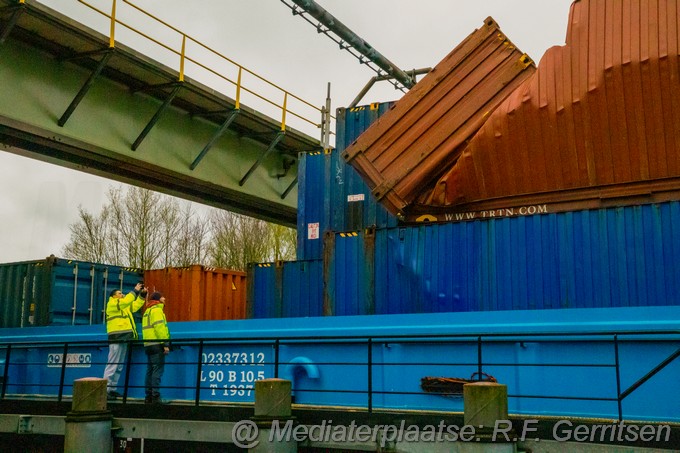 Mediaterplaatse schip ramt spoorbrug gouda 06042023 Image00024