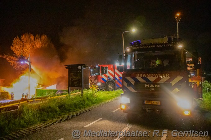 Mediaterplaatse grote brand groenendijk nieuwerkerk aan den ijssel 29042023 Image00019