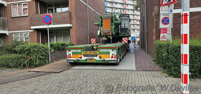Mediaterplaatse mega sloopkraan adex op transport ldn de geus Image00021