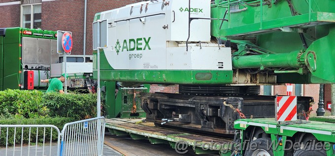 Mediaterplaatse mega sloopkraan adex op transport ldn de geus Image00025