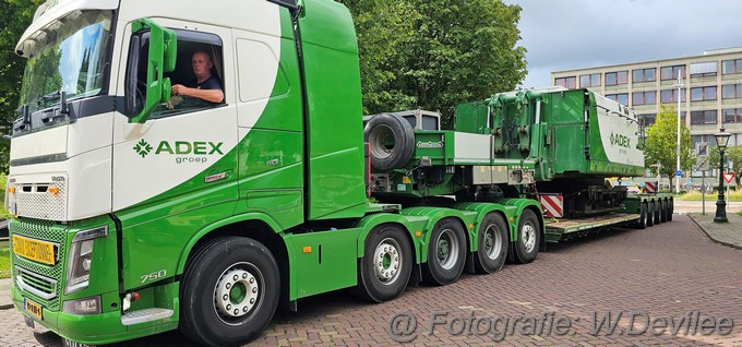 Mediaterplaatse mega sloopkraan adex op transport ldn de geus Image00034