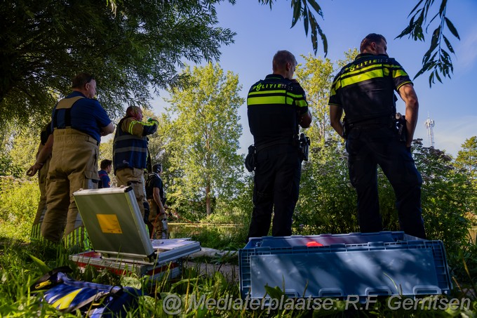 Mediaterplaatse persoon te water oostlangekade in gouda 16082023 wpf Image00005