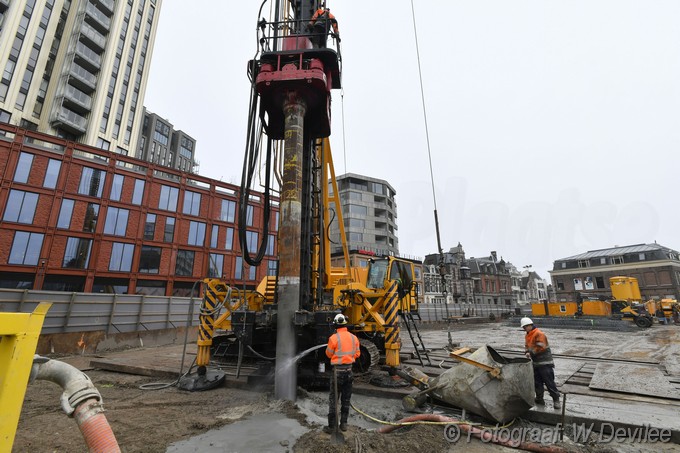 Mediaterplaatse grote boormachines eerste paal de grotnd in de geus ldn 07122023 Image05004