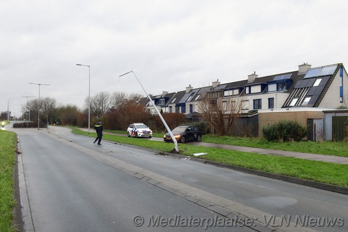 Mediaterplaatse auto ramt lichtmast hoofddorp 31122023 Image00002
