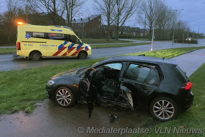 Mediaterplaatse auto ramt lichtmast hoofddorp 31122023 Image00005