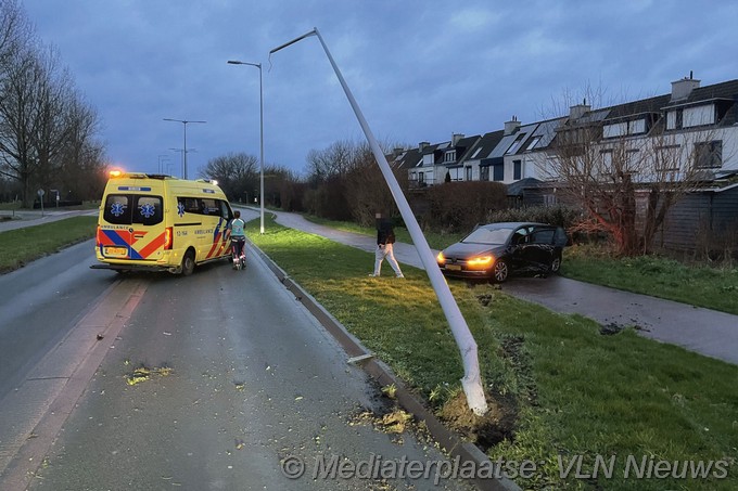 Mediaterplaatse auto ramt lichtmast hoofddorp 31122023 Image00007
