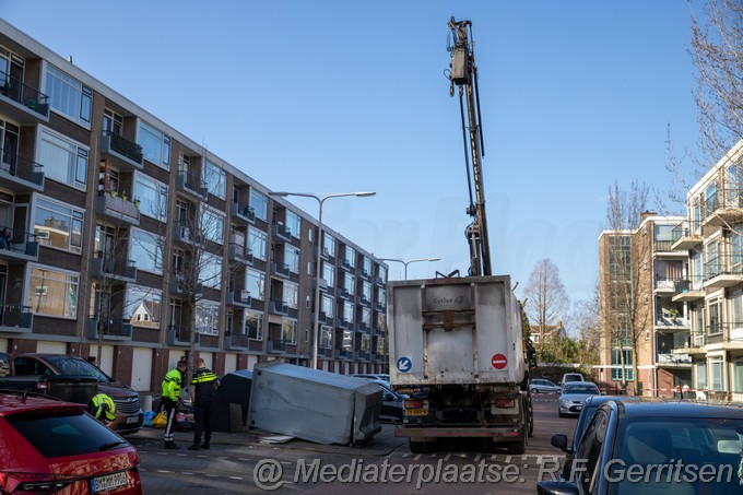 Mediaterplaatse ongeval met vuil container gouda 13032023 Image00012