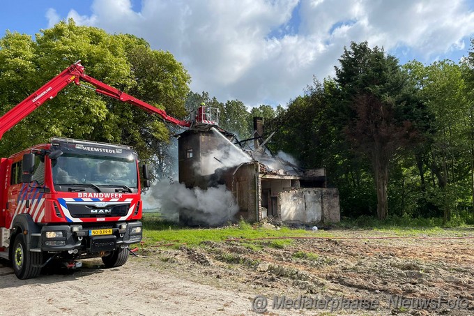 Mediaterplaatse brand in slooppand hoofdweg hoofddorp 23052023 Image00010