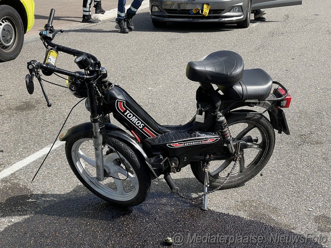 Mediaterplaatse ongeval scooter auto kruisweg hoofddorp 25052023 Image00002