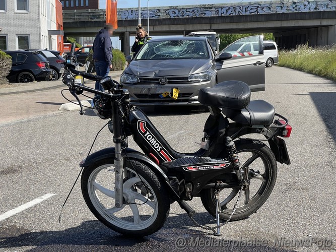 Mediaterplaatse ongeval scooter auto kruisweg hoofddorp 25052023 Image00004