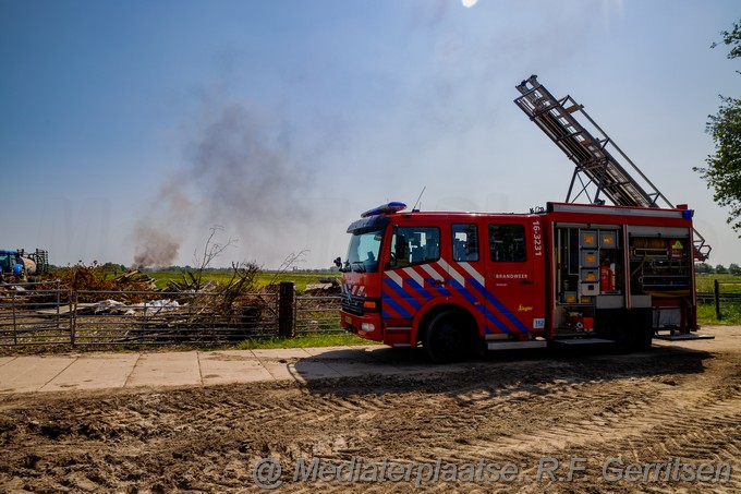 Mediaterplaatse voertuigbrand schoonouwenseweg stolwijk 27052023 Image00004