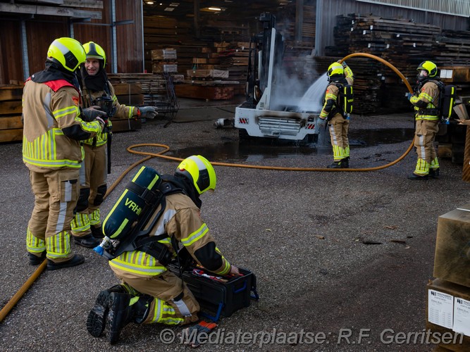 Mediaterplaatse voertuig brand noordkade waddinxveen 06112023 Image00002