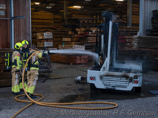 Mediaterplaatse voertuig brand noordkade waddinxveen 06112023 Image00009