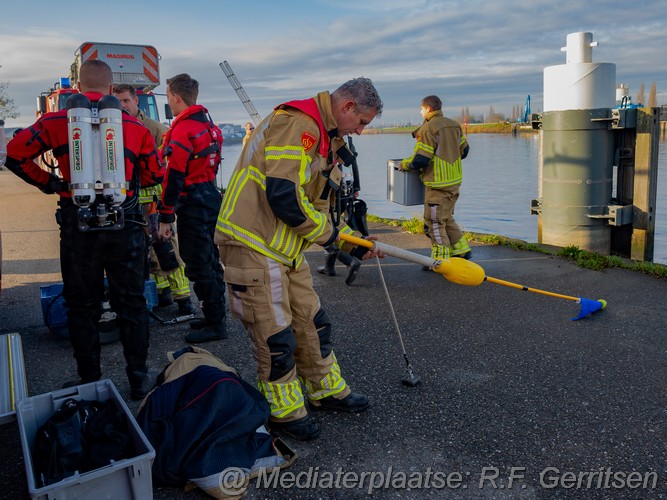 Mediaterplaatse duik oefening brandweer gouda donkstraat gouda 17112023 Image00004