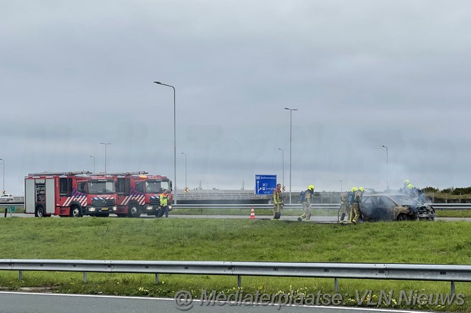 Mediaterplaatse auto brand tijdens het rijden 08102023 Image00005