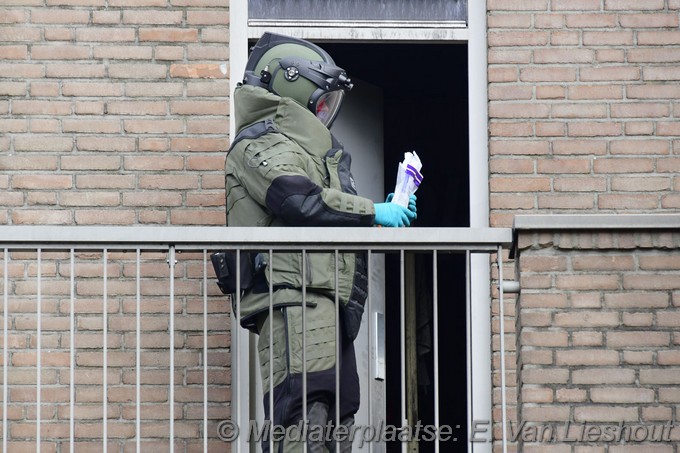 Mediaterplaatse eod haald explosief uit woning hoofddorp 2023 Image00010