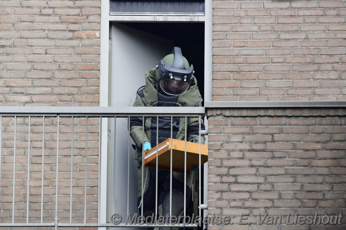 Mediaterplaatse eod haald explosief uit woning hoofddorp 2023 Image00011