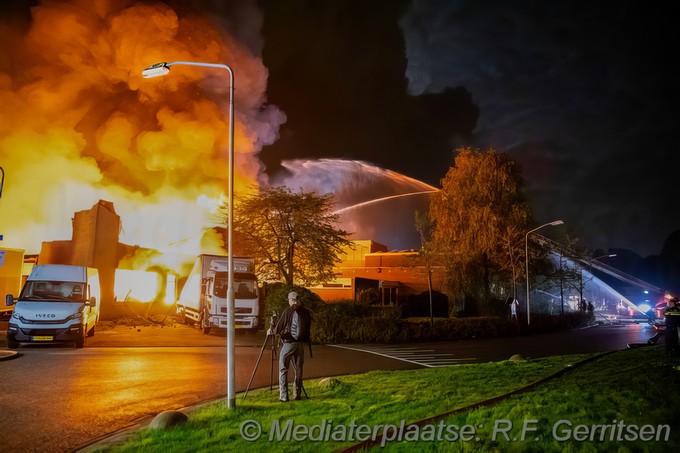 Mediaterplaatse grote brand industrie woerden 26102023 Image00010