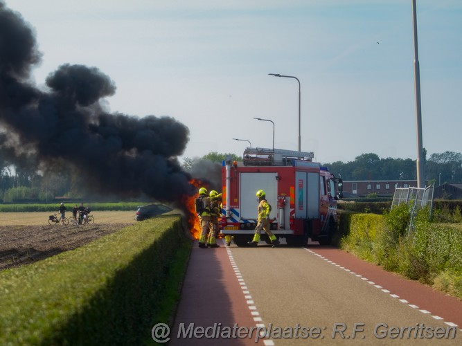 Mediaterplaatse voertuig brand zwartelaan lisse 02092023 Image00001