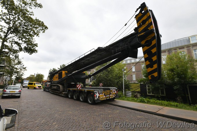 Mediaterplaatse Zwaar transport verlaat met hindernis bouw de geus ldn 18092023 2023 Image00040
