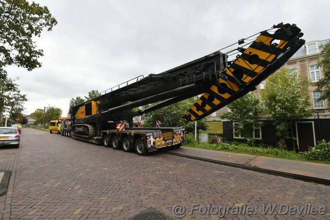Mediaterplaatse Zwaar transport verlaat met hindernis bouw de geus ldn 18092023 2023 Image00041