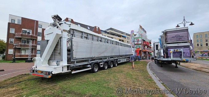 Mediaterplaatse Dag twee opbouwen kermis ldn 29092023 Image00002