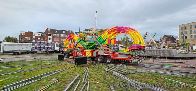 Mediaterplaatse Dag twee opbouwen kermis ldn 29092023 Image00012